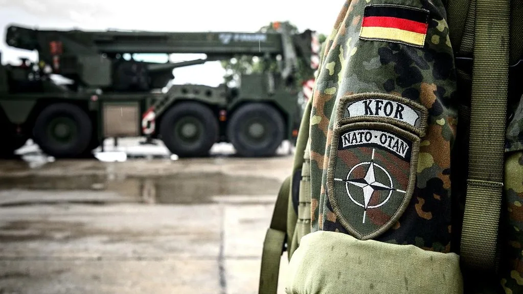 Ngritja e tensioneve mes Kosovës dhe Serbisë – Gjermania ua zgjat mandatin ushtarëve të saj që janë në KFOR
