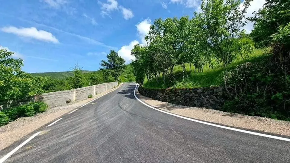 Hapet rruga që e afron Kosovën me Shqipërinë, lehtëson qarkullimin e qytetarëve të komunës së Prizrenit dhe Dragashit