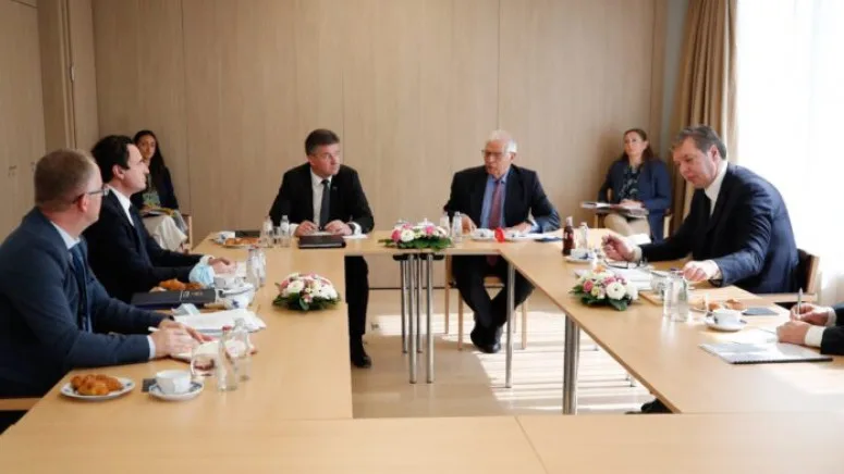 BE konfirmon: Të mërkurën takimi me Kurtin dhe Vuçiqin për të diskutuar hapat e mëtejshëm në dialog