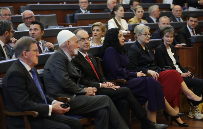 Ka filluar seanca solemne për 25-vjetorin e çlirimit