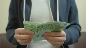 Nga 1 qershori nuk lejohen pagesa me para të gatshme mbi 2 mijë euro