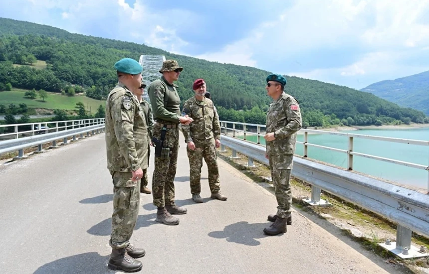 KFOR viziton Liqenin e Ujmanit, thonë se po i monitorojnë nga afër çdo zhvillim të sigurisë në Kosovë