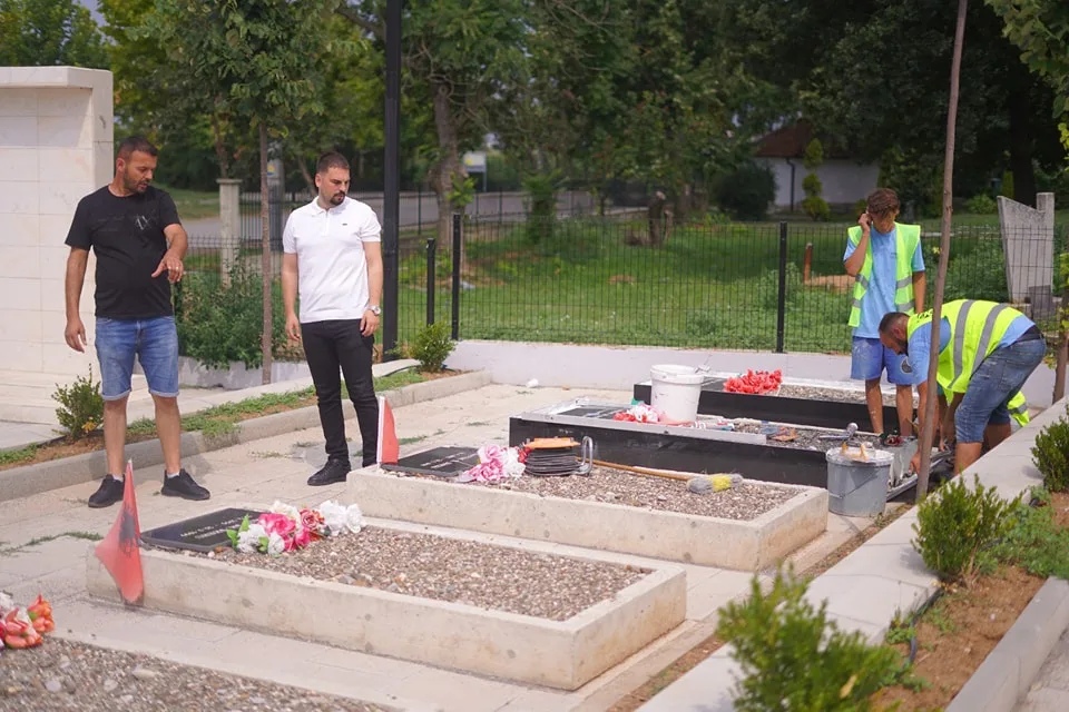 Punimet tek varrezat e martirëve në Krushë të Vogël pritet të përfundojnë së shpejti