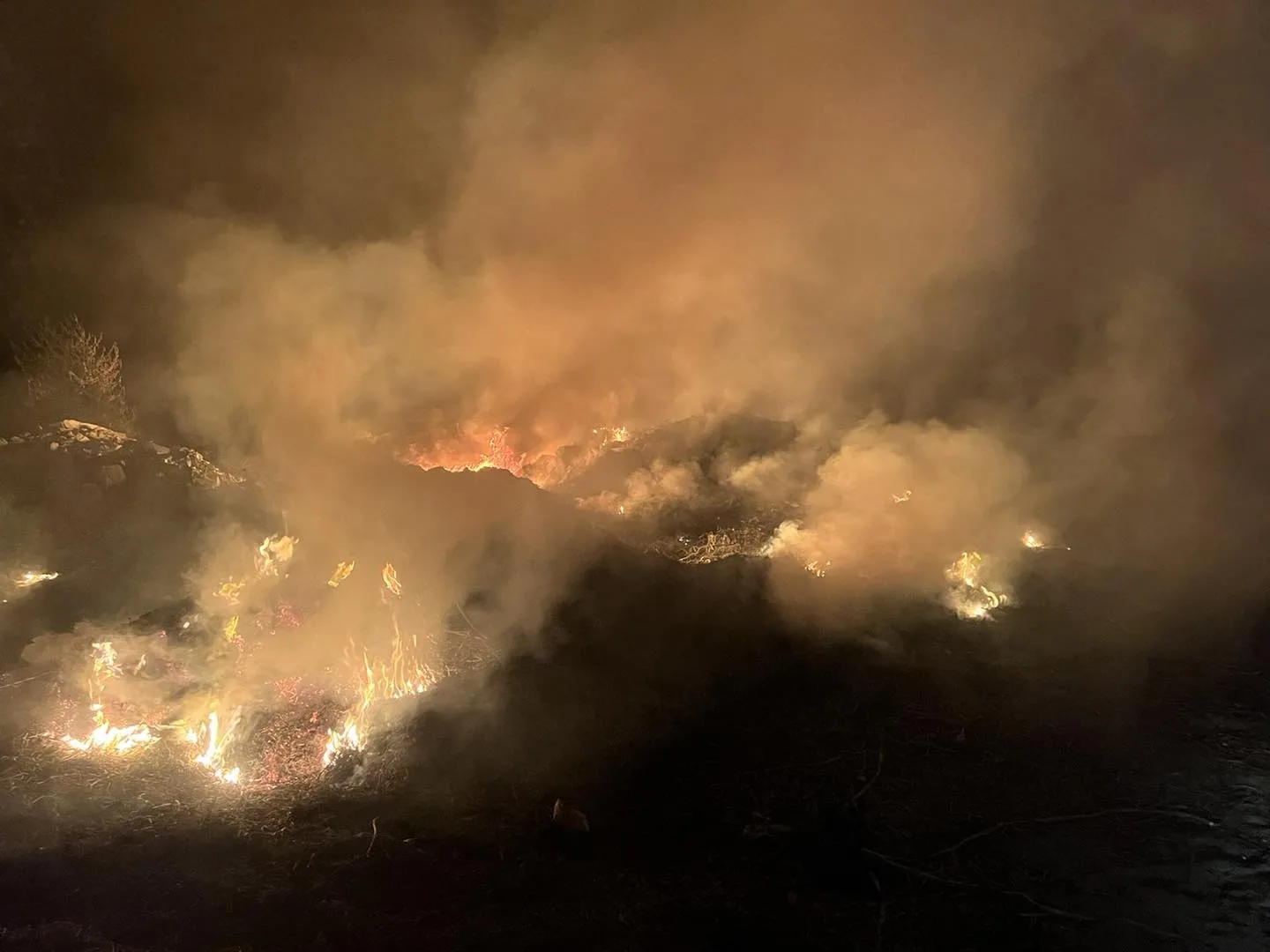 Zjarr i madh fushor në Nëpërbisht të Suharekës