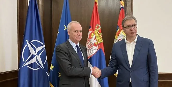 Ruge: NATO pret që Serbia të ndihmojë në sigurimin e llogaridhënies për sulmet në Zveçan e Banjskë