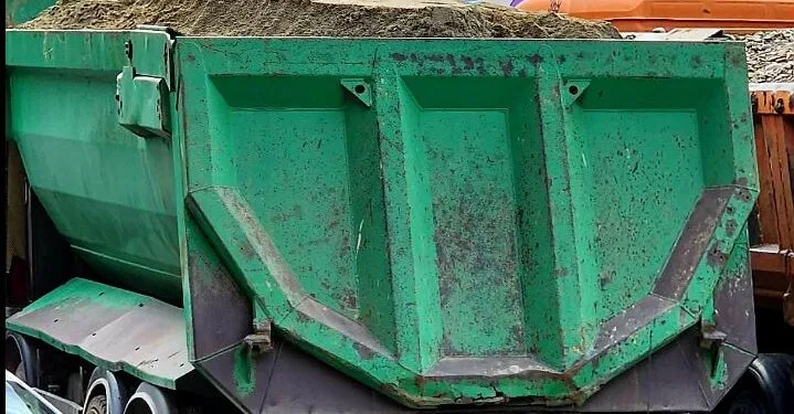 Prokuroria e Prizrenit sekuestron dhe kërkon shitjen e dy Kamionëve që transportonin zhavorr në mënyrë të kundërligjshme