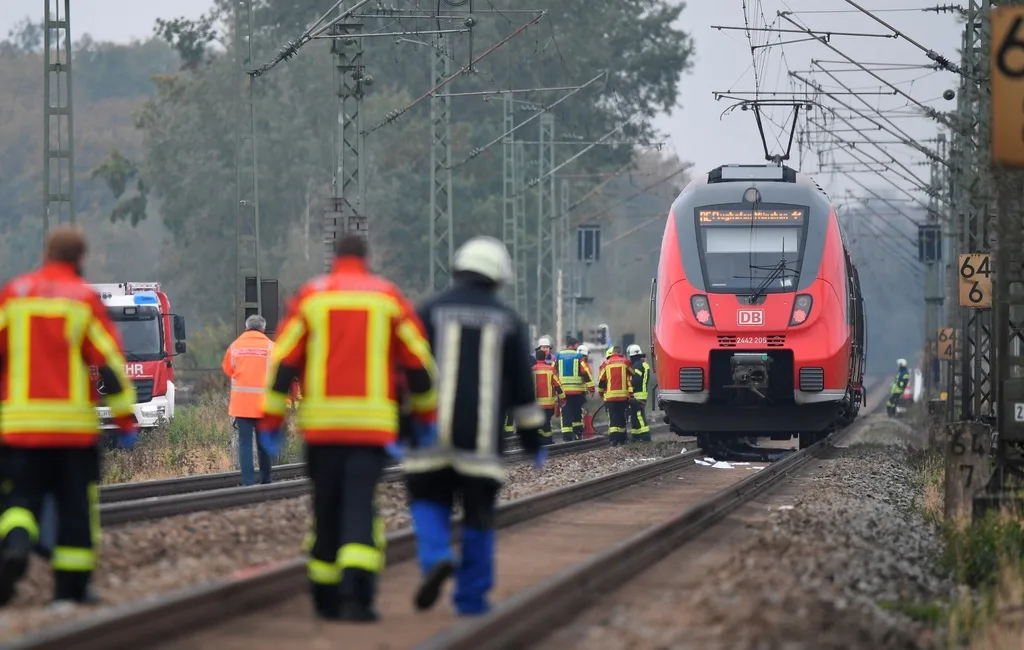 Përplasen 2 trena në Gjermani, lëndohen 14 persona