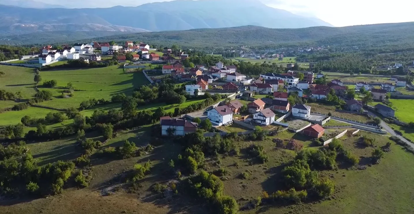 Totaj ka përshëndetur qytetarët me pamje nga fshati Mazrek i Hasit