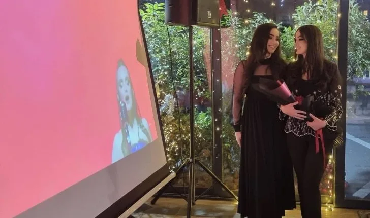 Album dhe ekspozitë nga artistet prizrenase, Vita dhe Vesa Guhelli