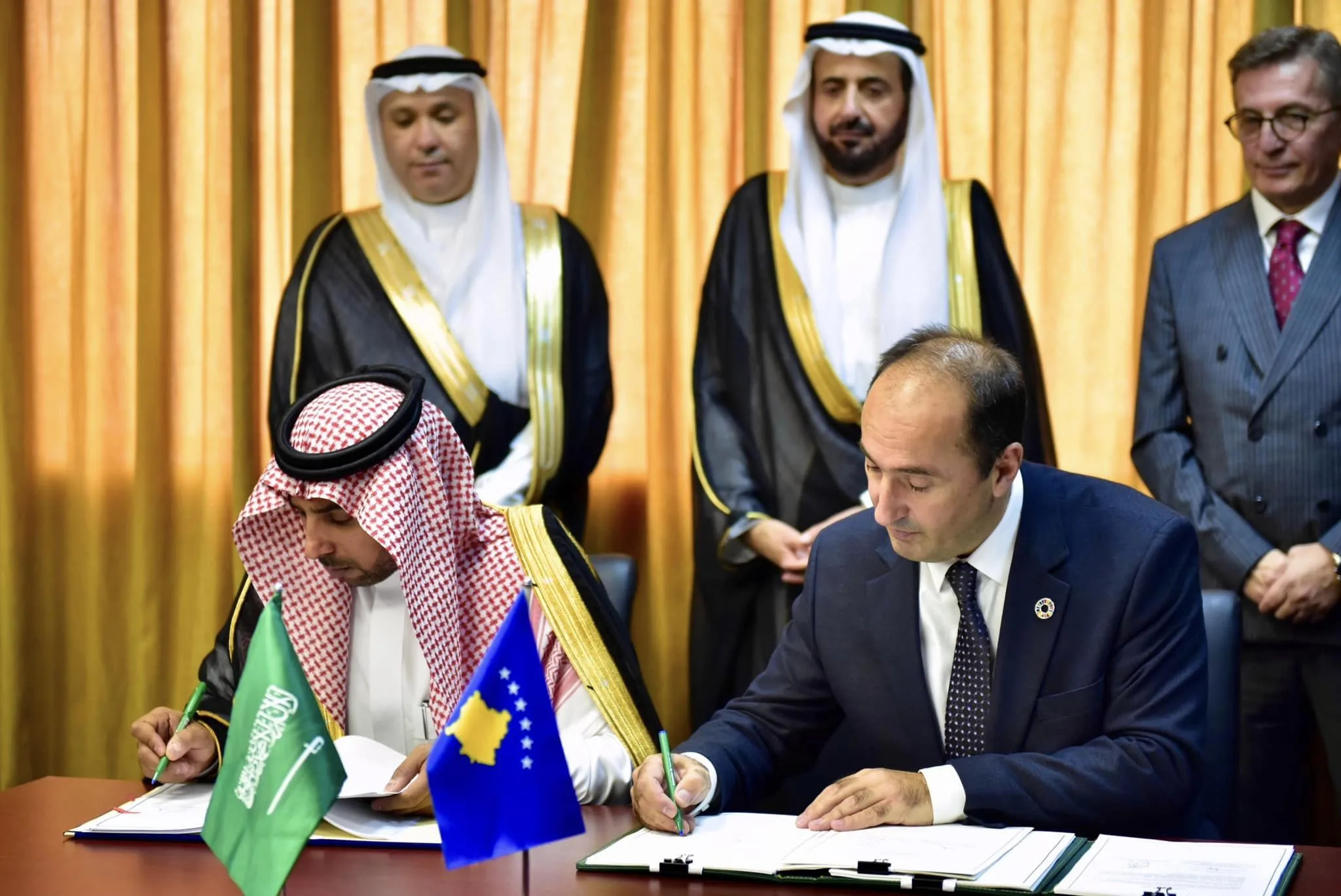 Kosova dhe Arabia Saudite me marrëveshje për shërbime të transportit ajror – nga tetori i 2025-së priten fluturimet direkte