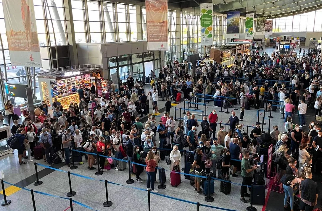 Kosovë: Rritet numri i fluturimeve dhe i udhëtarëve me avion