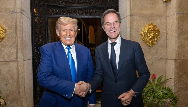Shefi i NATO-s takohet me Trumpin, diskutojnë për sigurinë globale