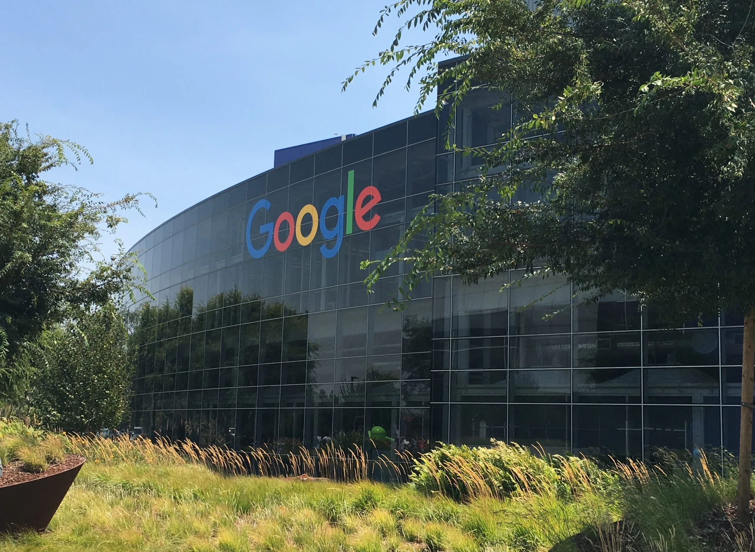 Kufizime në aplikacionet që kërkojnë akses në të gjitha fotot, Google me rregulla të reja
