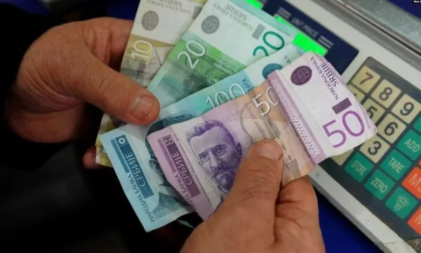 Serbia nis dhënien e parave për fëmijët serbë që janë në Kosovë