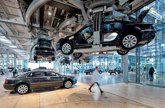 Volkswagen shtrëngohet për greva të reja të punëtorëve