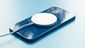 Gjashtë gabimet që e dëmtojnë telefonin gjatë mbushjes