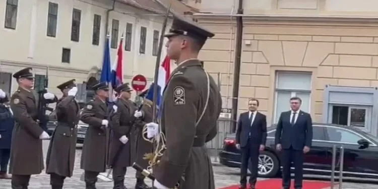 Kurti pritet me nderime të larta nga Plenkoviq