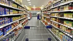 Qytetarët në disa vende të Ballkanit ftohen t’i bojkotojnë supermarketet