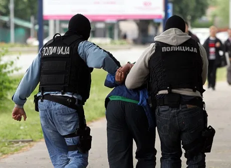 Ndalohet në Maqedoni shtetasi i Kosovës, i kërkuar nga Serbia