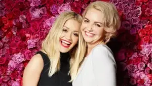 Rita Ora shpërndan mesazhin e nënës së saj për pjesëmarrje në zgjedhjet qendrore të dielën në Kosovë