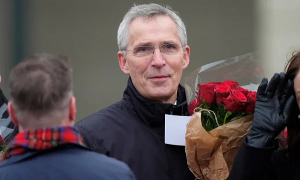 Stoltenberg kthehet në politikë si ministër i Financave i Norvegjisë