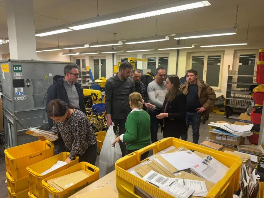 Arrijnë votat e para nga diaspora në Kosovë