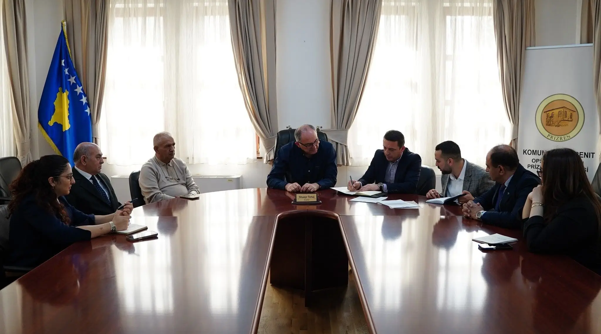 Aktivistët romë arrijnë dakordimin me Komunën e Prizrenit për Akademinë Solemne të 8 Prillit