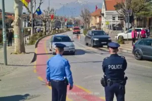 Mickoski kalon transit nëpër Kosovë, priten ndërprerje të trafikut edhe në Prizren drejt pikës kufitare në Vërmicë