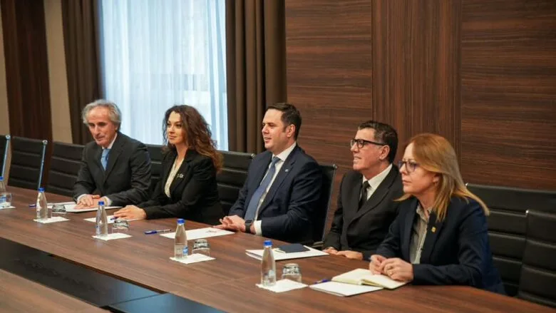 Ftesa e Kurtit për takim, Abdixhiku vendos sot për përgjigje në takimin me drejtuesit e partisë