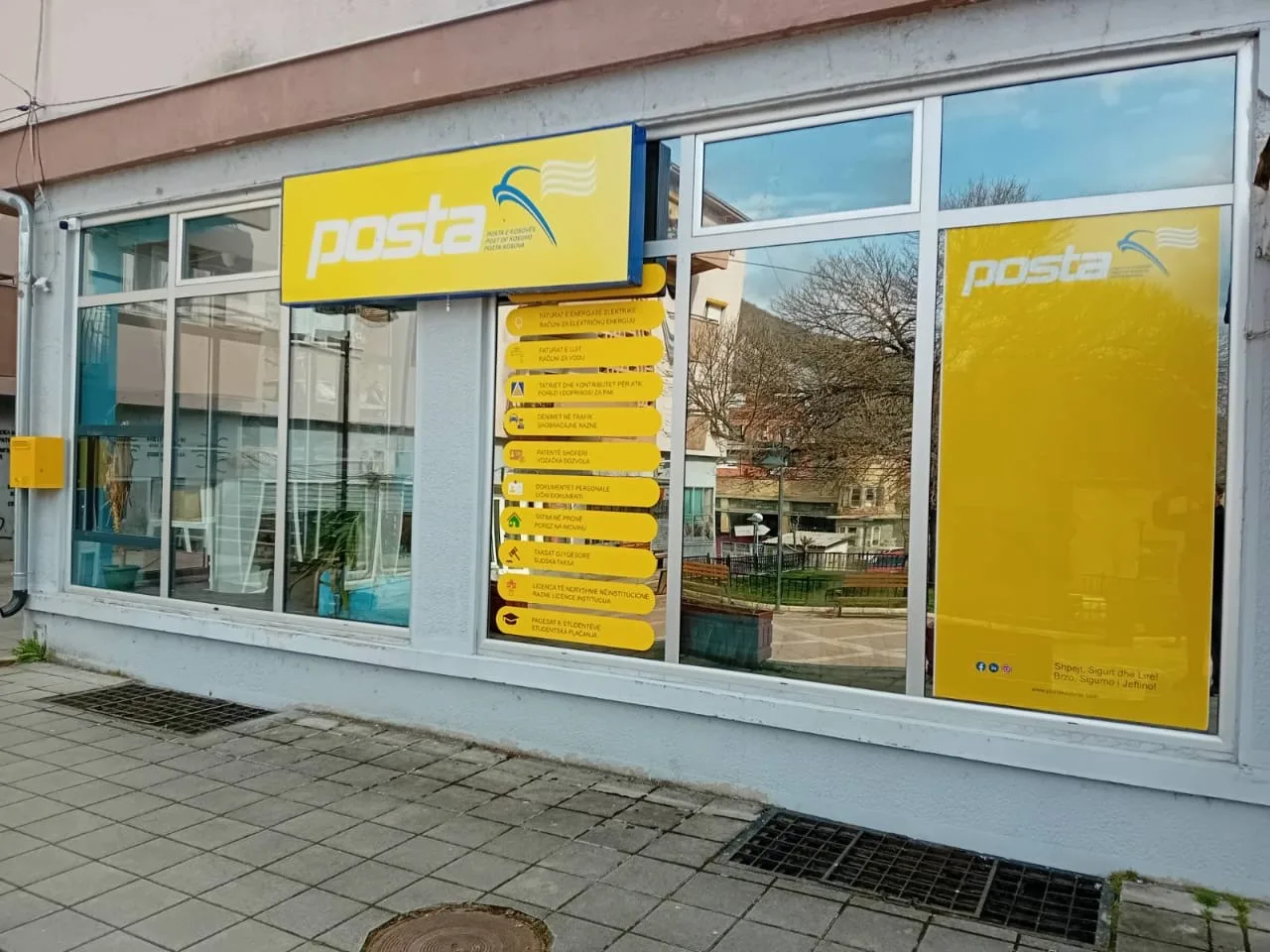 Posta e Kosovës rikthen në funksion të plotë zyrën postare Zveçan-2