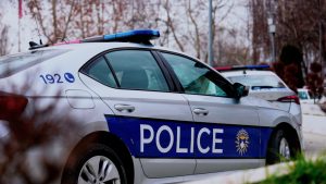 Arrestohet një i kërkuar dhe i dënuar me mbi 2 vite burg efektiv për grabitje në Prizren