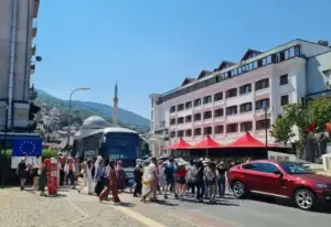 Komuna e Prizrenit ngre shqetësimin për guidat ilegale turistike, kërkon rregullim më të qartë ligjor