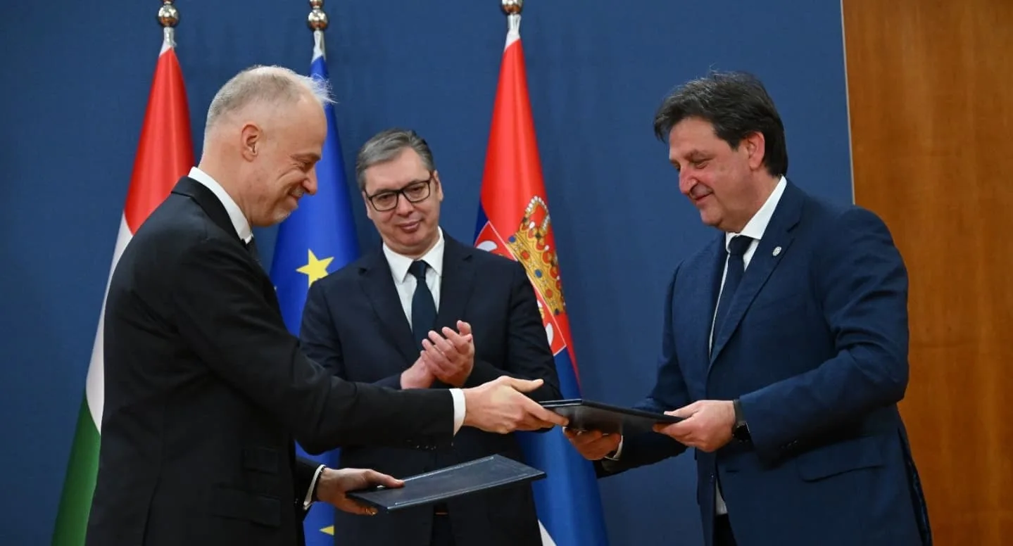 Vuçiq nënshkruan marrëveshje ushtarake me Hungarinë pas ujdisë Kosovë-Kroaci-Shqipëri
