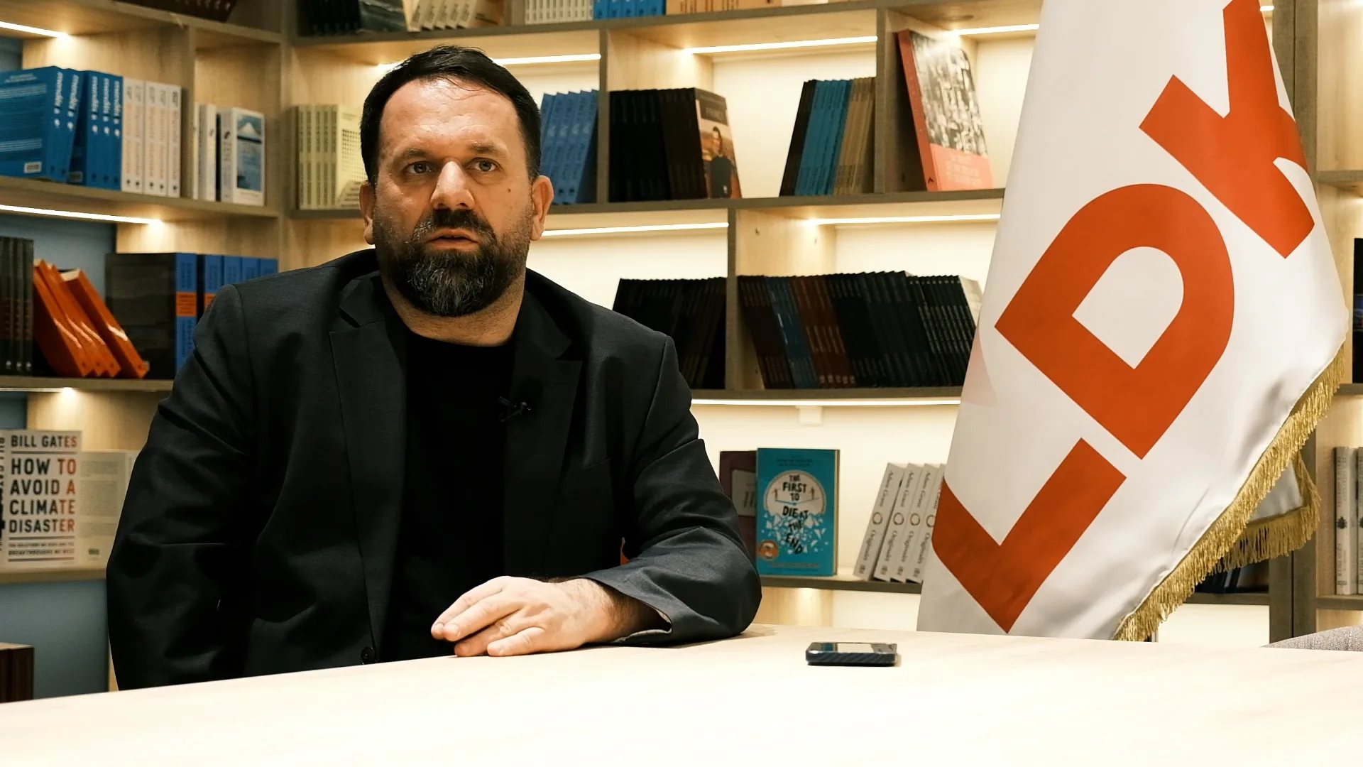 Rukiqi: Përveç rritjes së çmimit të rrymës, në vitin 2026 qytetarëve do t’iu faturohen edhe 90 milionët e importit janar-mars 2025