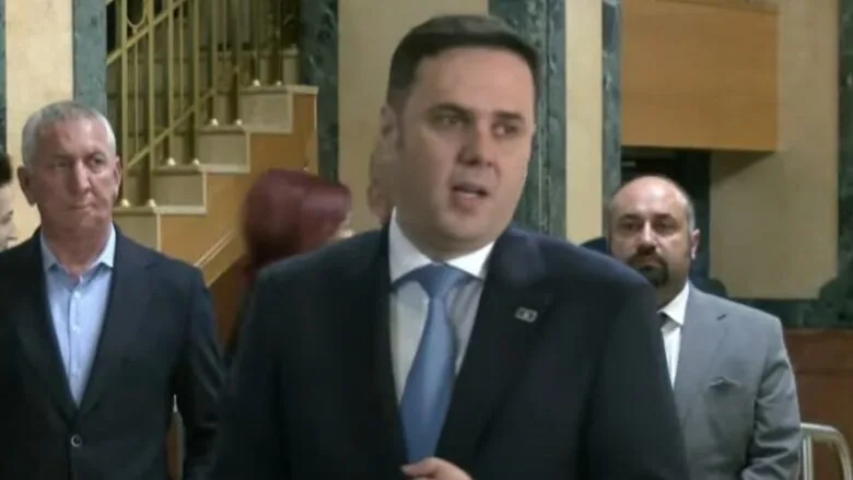 Abdixhiku: Po shihet qartë kush janë bllokuesit e seancës konstituive, kishte kuorum dhe kushte për votim të raportit