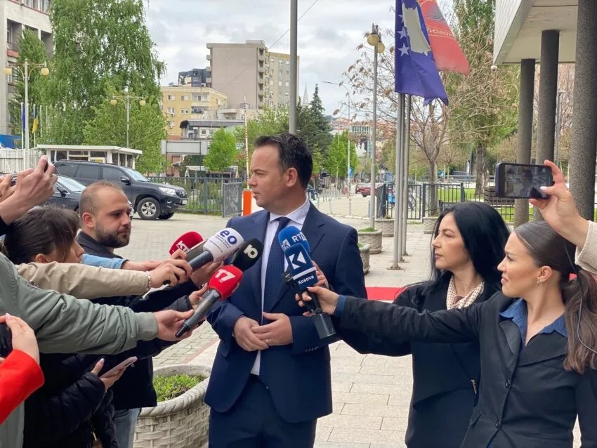 Peci: Haxhiu sërish kandidate për kryetare Kuvendi