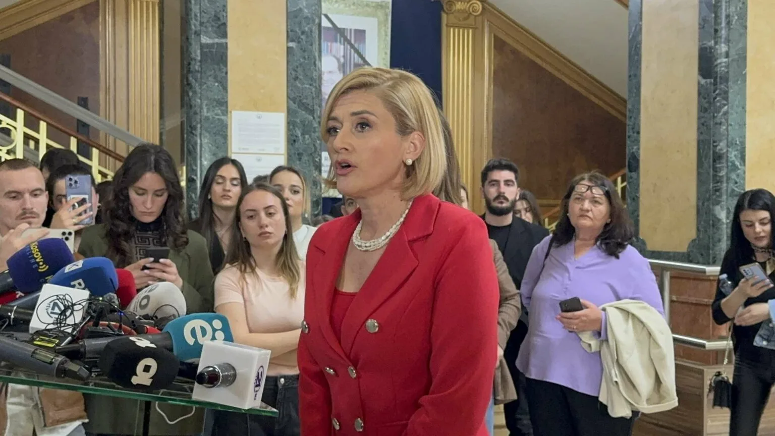 Kusari-Lila: Besoj se Kurti do t’i përgjigjet pozitivisht ftesës së Osmanit