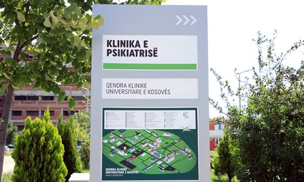Largohet nga Klinika e Psikiatrisë një pacient, mjekët kërkojnë ndihmën e Policisë dhe të qytetarëve