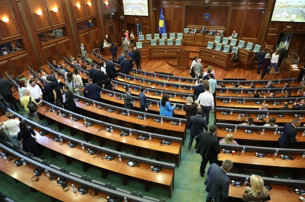Alarmi për bombë në Kuvend ishte i rrejshëm