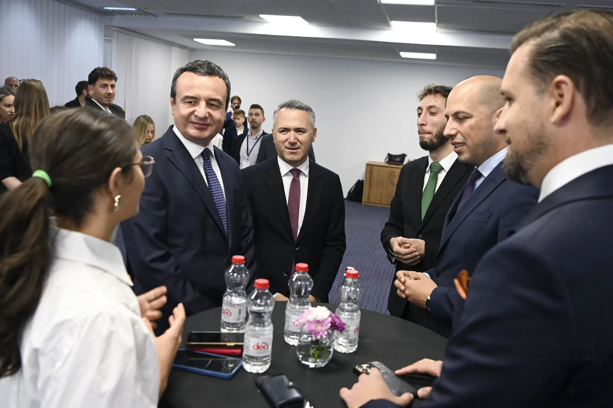 Kurti priti të rinjtë nga rajoni që po marrin pjesë në Forumin Rinor në Prishtinë të organizuar nga RYCO në kuadër të Procesit të Berlinit