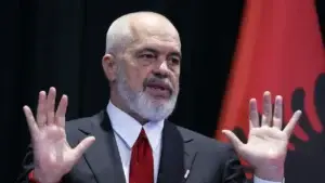 Rama reagon sërish, e quan Specialen “idiotësi ndërkombëtare”