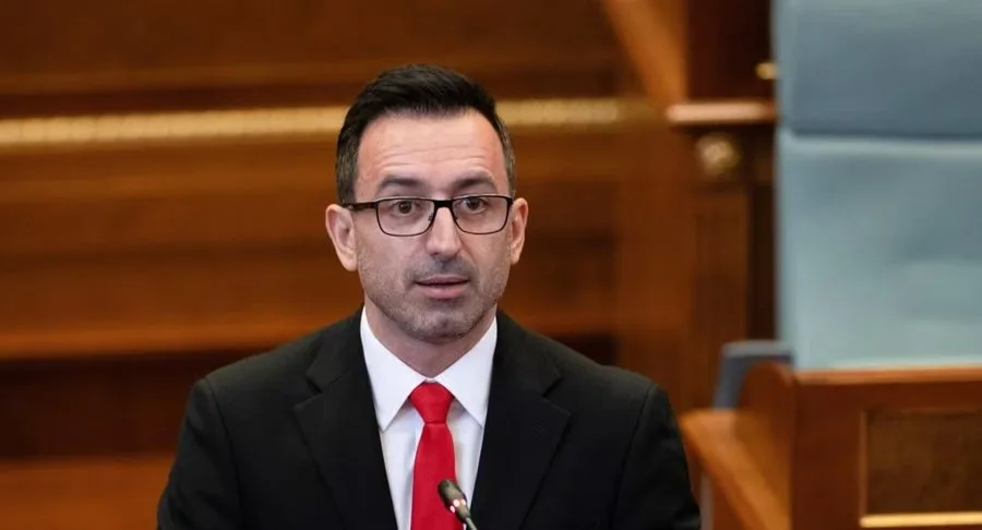 Kryeparlamentari Basha pranon vendimin e Gjykatës Kushtetuese për vendosjen e masës së përkohshme