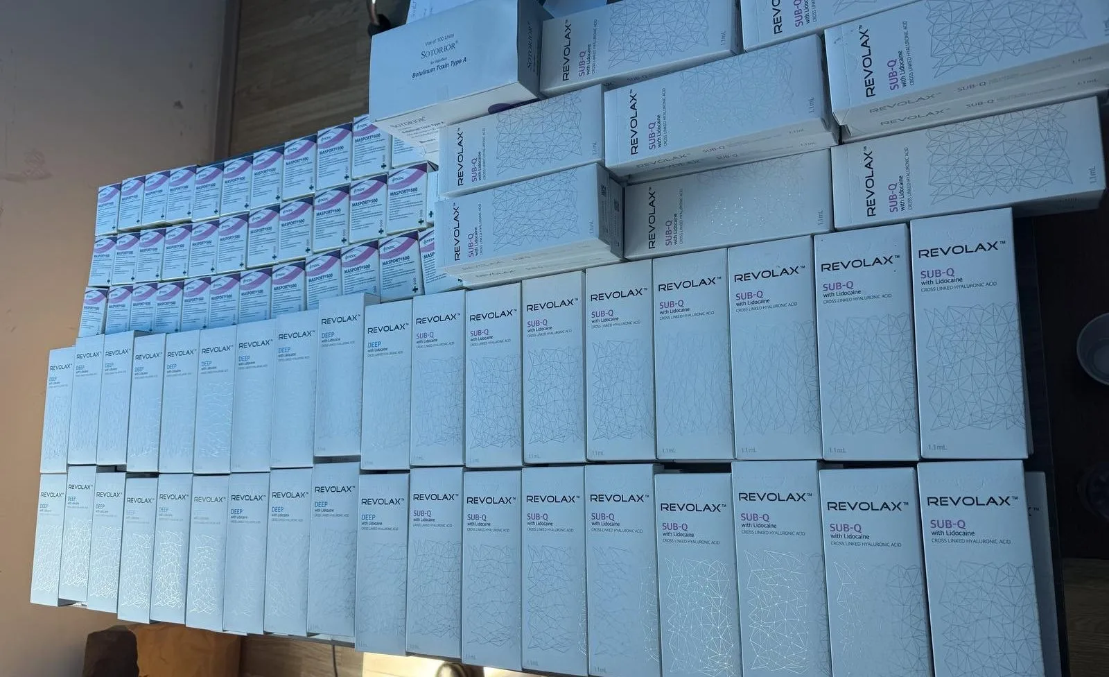 Gjinden “botox” dhe “fillerë” të padoganuar në vlerë 5 mijë euro, kontrollohet edhe një lokacion në Prishtinë