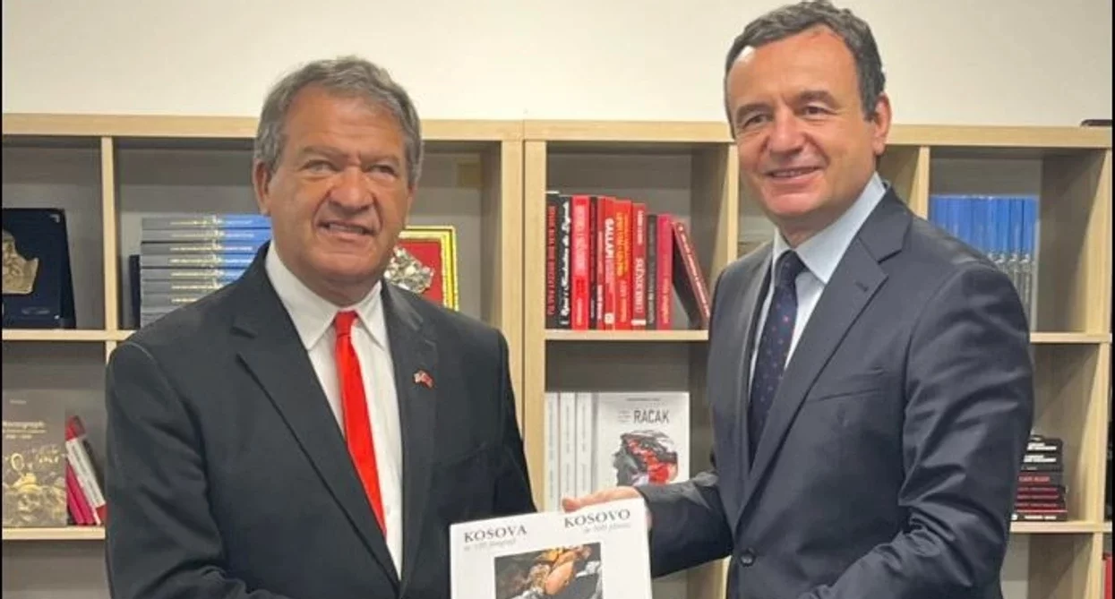 Kongresisti amerikan, Latimer pas takimit me Kurtin: Kosova ka bërë hapa të rëndësishëm në zhvillim dhe demokraci