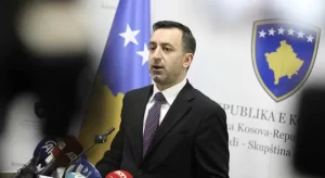 Basha mohon lidhjen e aksidentit me rrëshqitjen e dheut: Autostrada ishte e pastruar