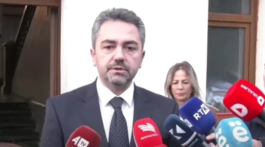 Radoniqi në mesin e votuesve të parë, pret numërim më të rregullt të votave