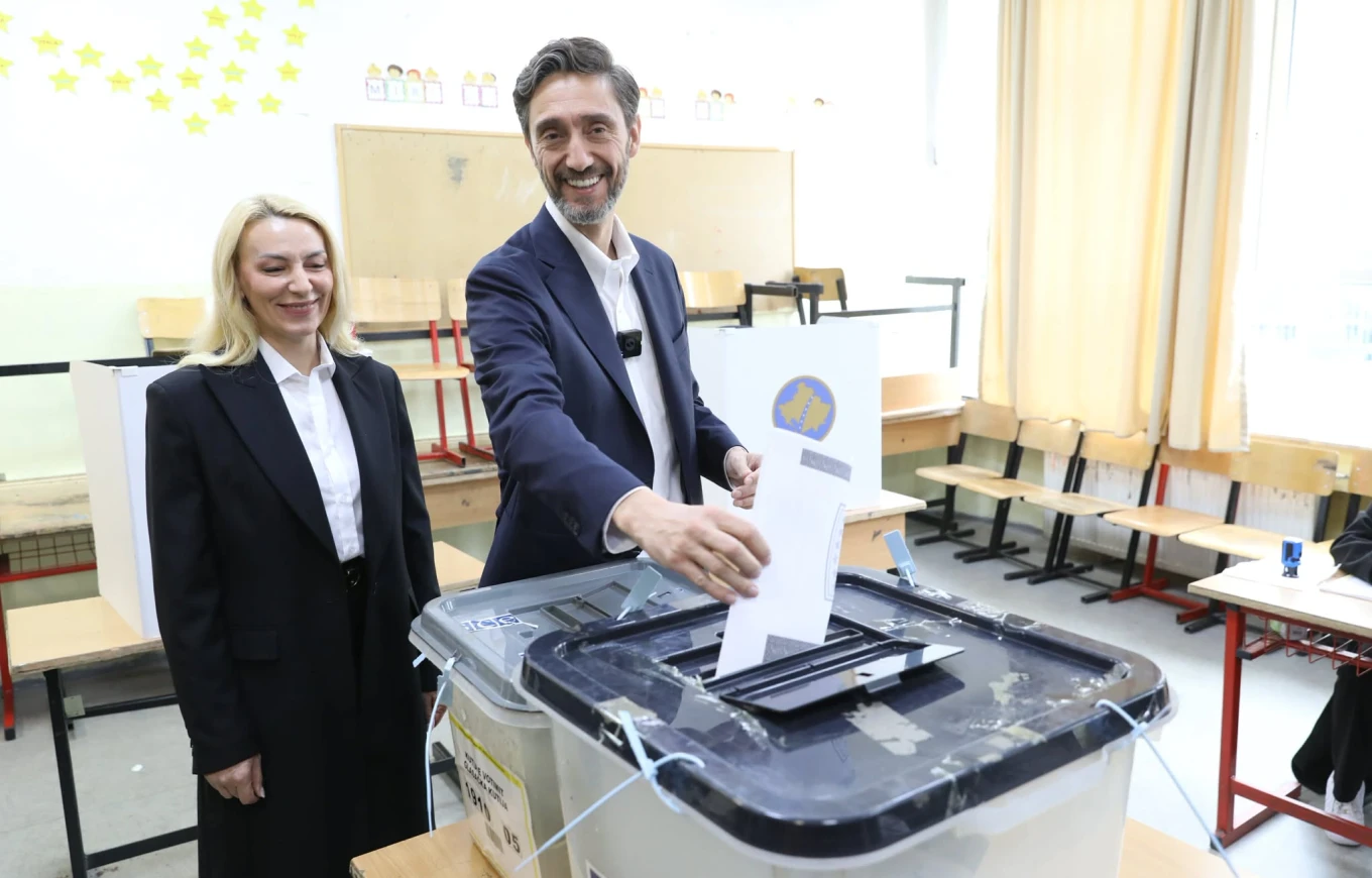 Voton edhe kandidati i PDK-së për kryetar të Prishtinës, Uran Ismaili