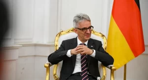 Ambasadori gjerman: Dialogu kyç për stabilitet dhe perspektivë evropiane