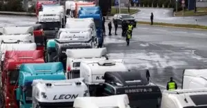 Vazhdon bllokada e transportuesve rajonalë në kufijtë me BE-në