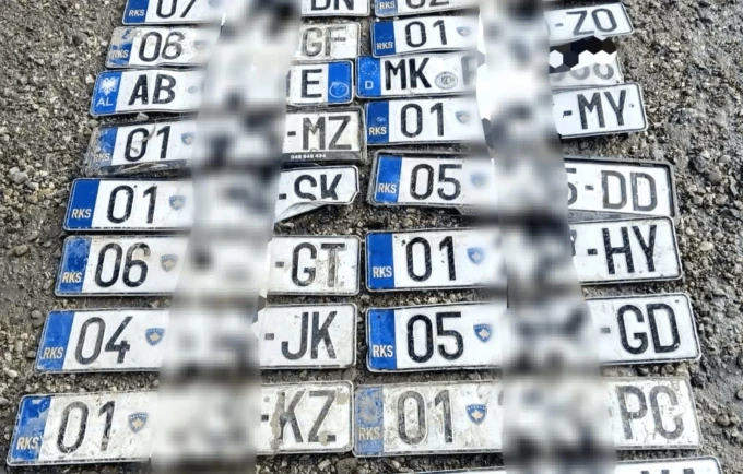 Policia gjen tabela automjetesh pas vërshimeve, pronarët mund t’i marrin në Graçanicë